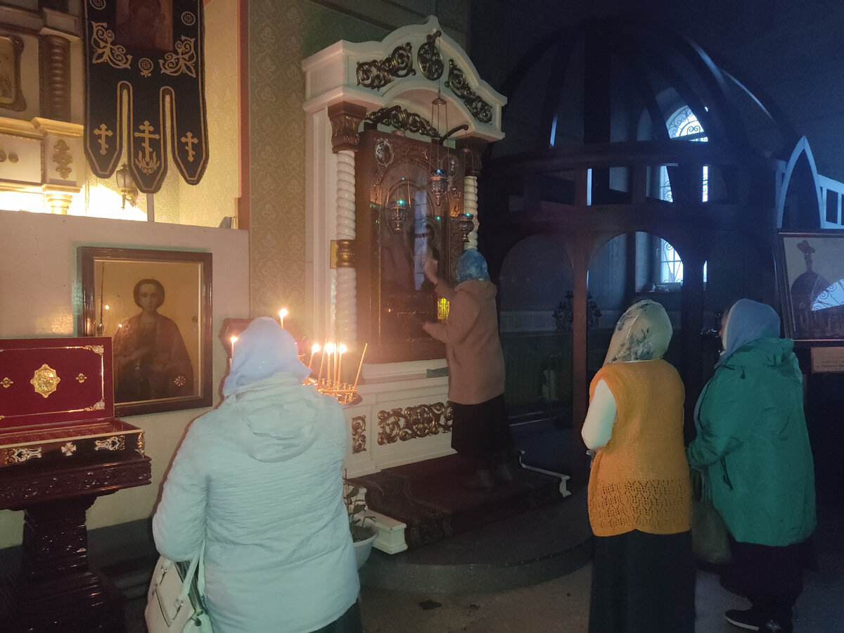 Все стремятся к главной святыне Алтайского края.