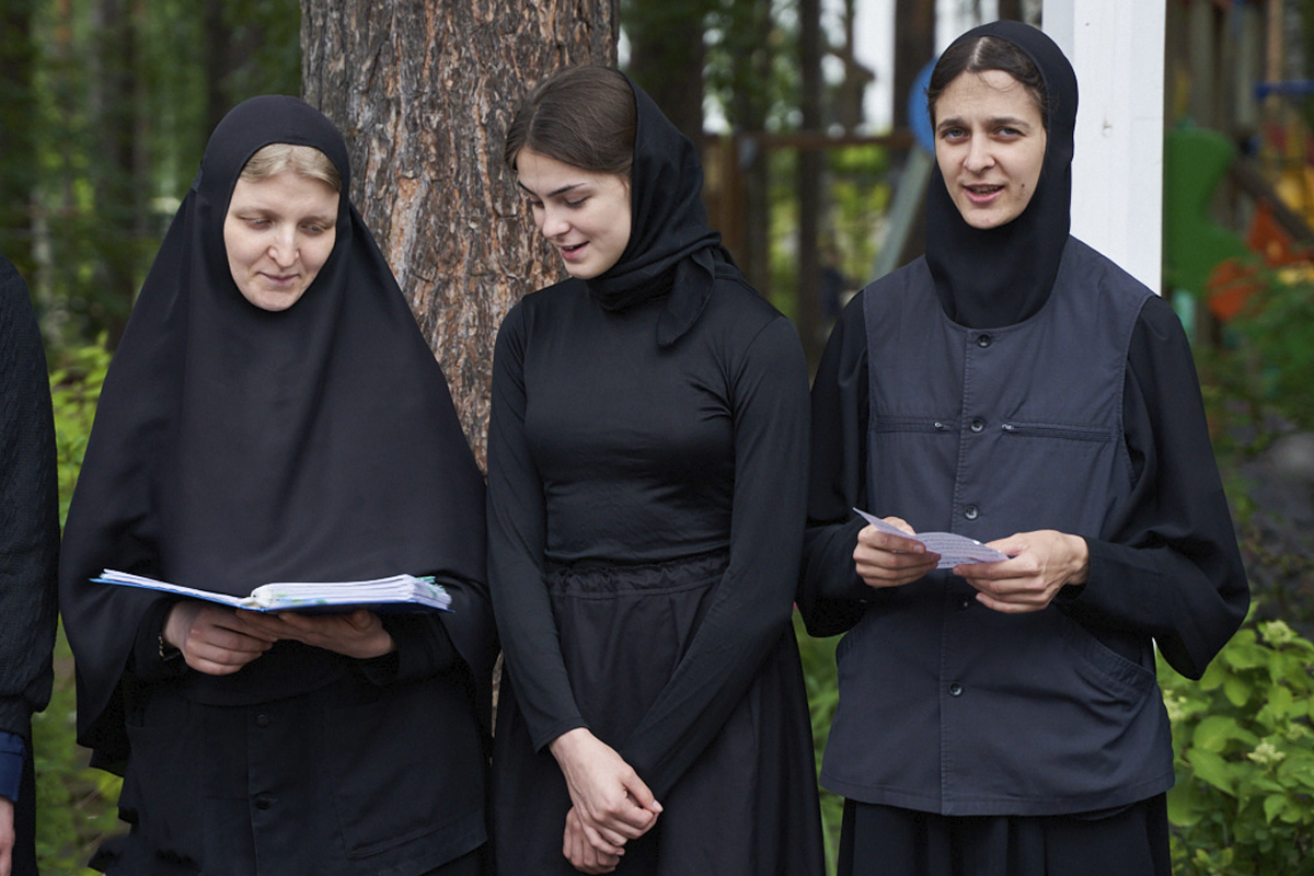 Послушницы Среднеуральского женсклого монастыря 
