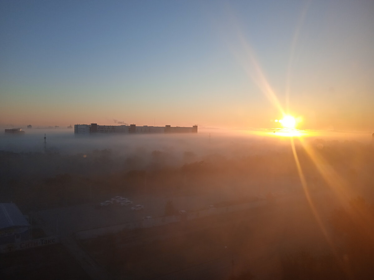 Туманное утро в Волгограде.