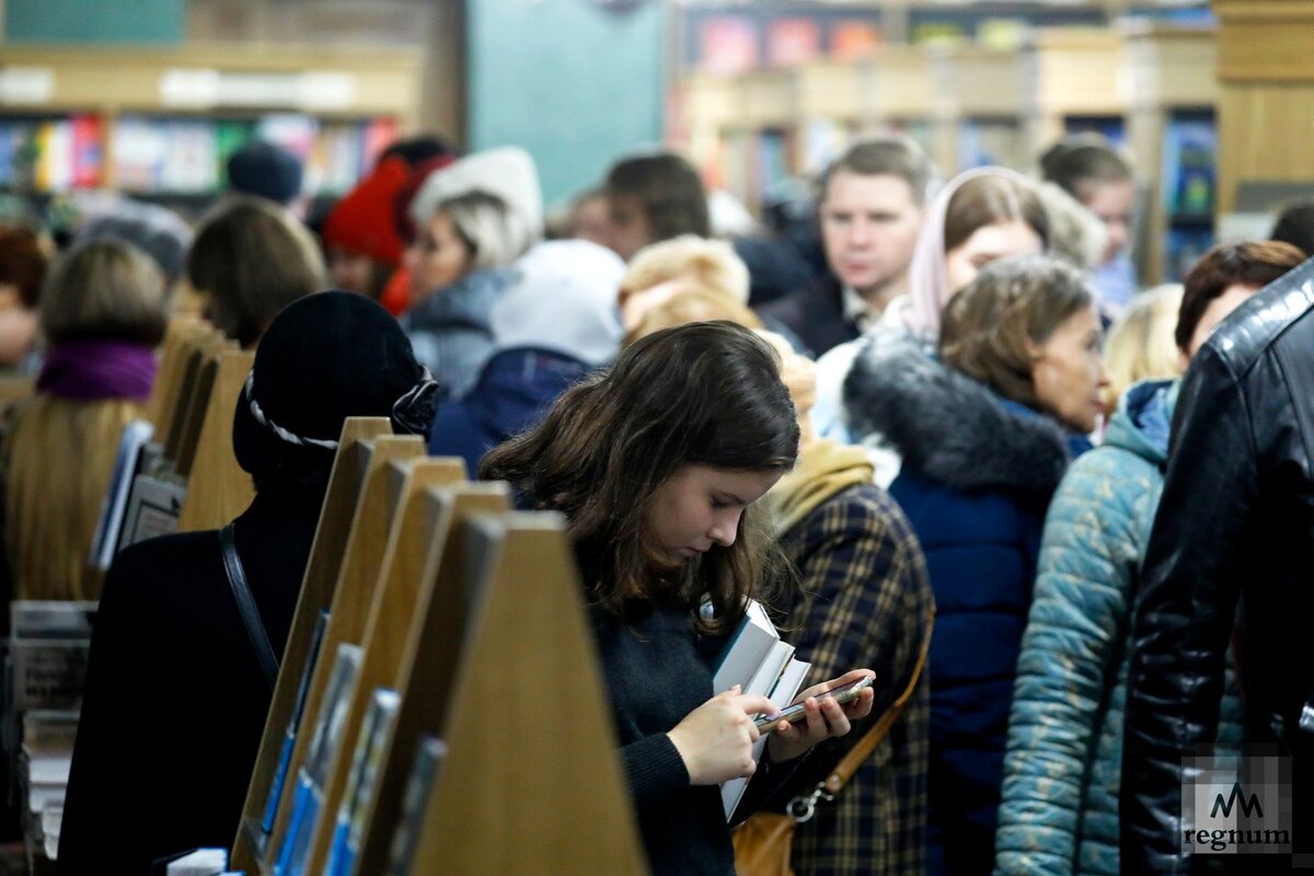 В дом Зингера на Невском проспекте вернулся книжный магазин — фоторепортаж  | ИА Регнум | Дзен