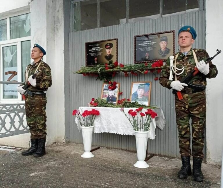    В Буранной школе увековечили память о Дмитрие Копличенко и Малике Ертлеуове Марина Шарт