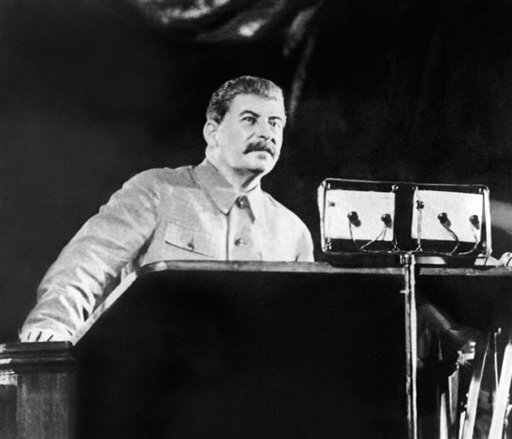  Иосиф Сталина на заседании Политбюро, август 1939 года.  фото из rg.ru
