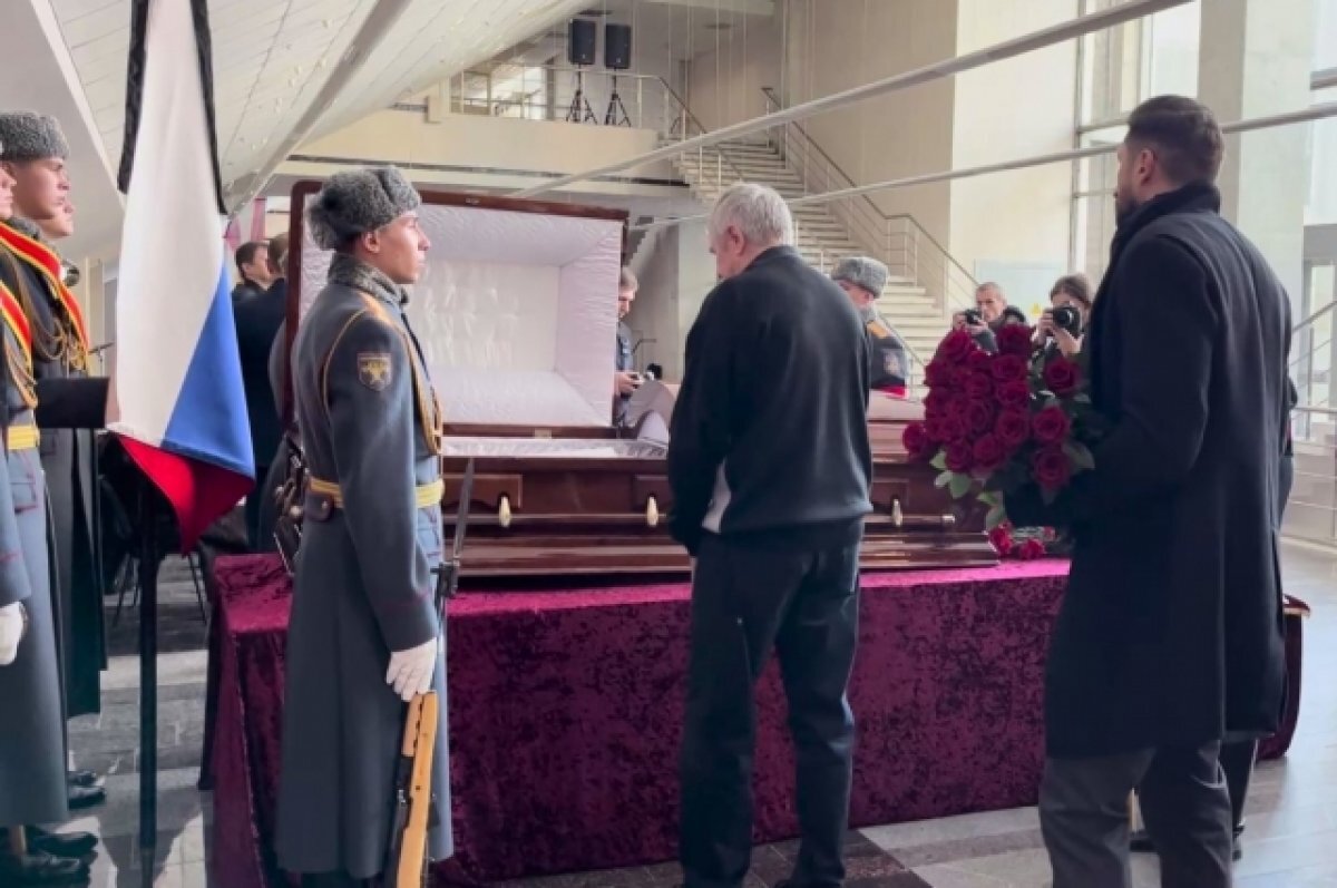    В Москве прошла церемония прощания с олимпийским чемпионом Жармухамедовым