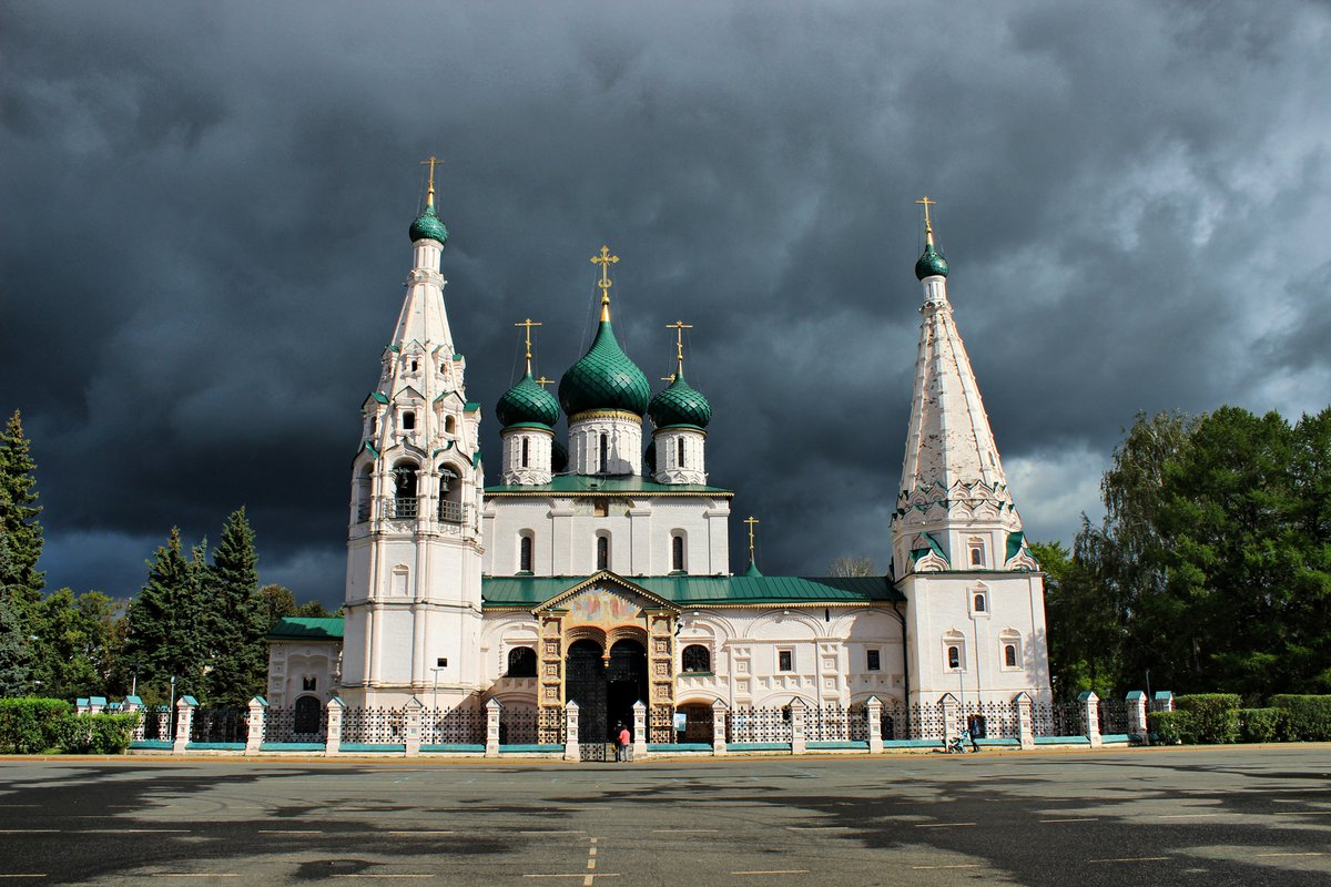 Церковь илии пророка ярославль фото. Церковь Илии пророка (Ярославль). Храм Ярославля Церковь Ильи пророка. Церковь Ильи пророка Ярославль Ярославль. Храмов Ярославля — Церковь Ильи пророка..