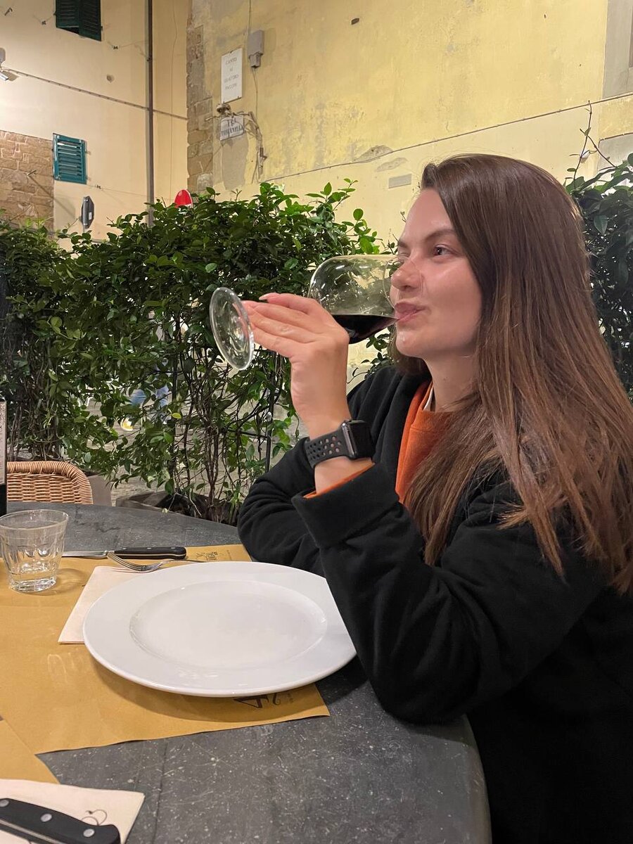 Красное вино всегда  в топе