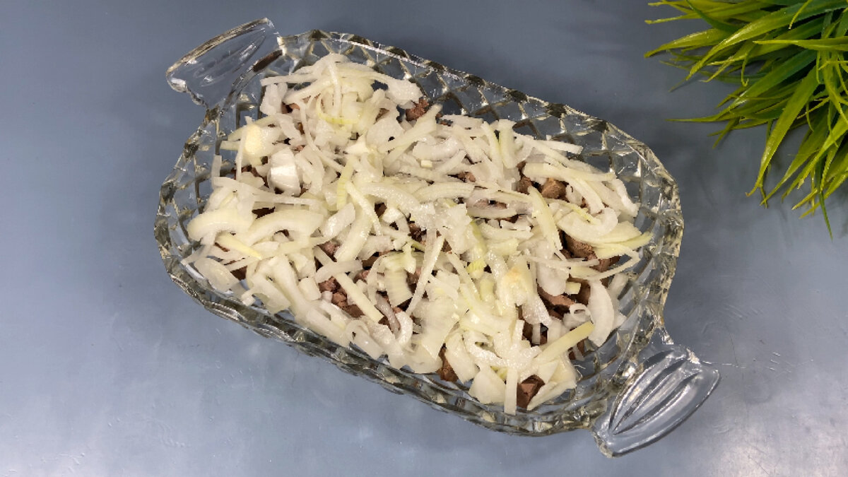 Салат «Принц» с говядиной и грецкими орехами — рецепт с фото пошагово