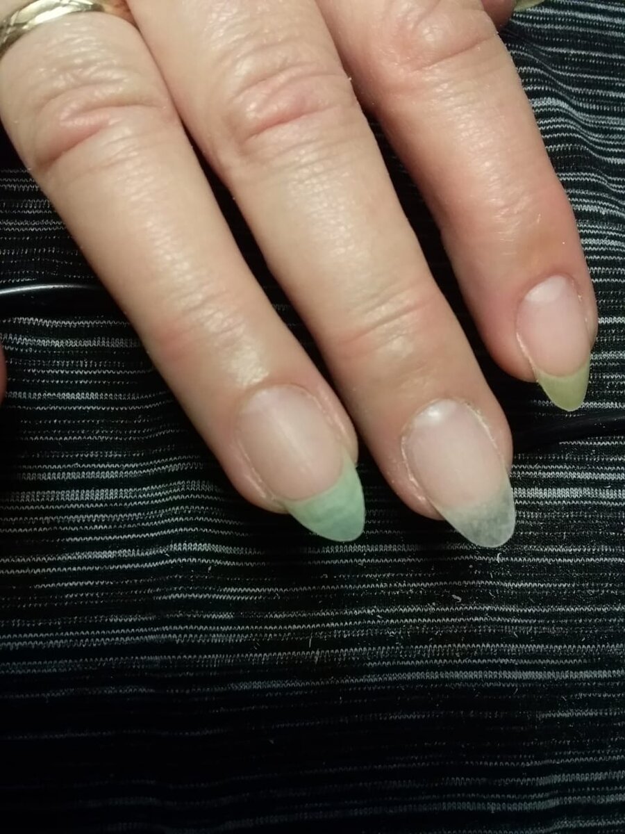 1 ноготок пришлось нарастить