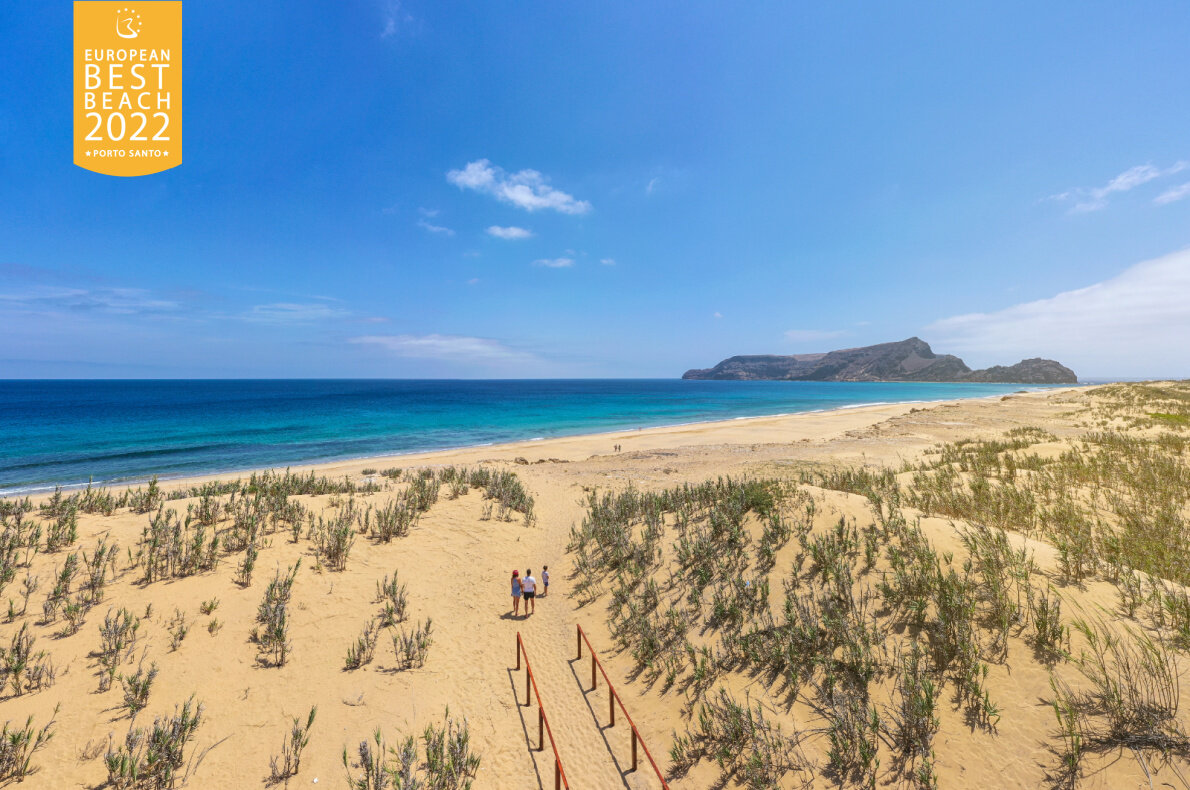 Широкий пляж. Пляжи Европы 2022. Porto Santo Golden Beach.