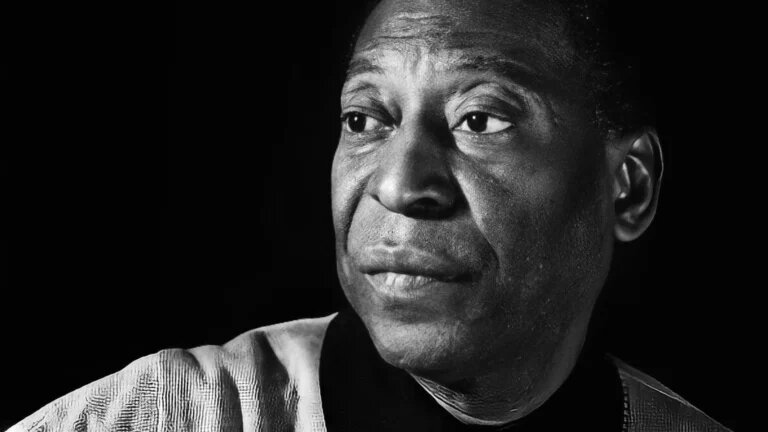    Умер трехкратный чемпион мира, легендарный бразильский футболист Пеле Кристина Просвиркина