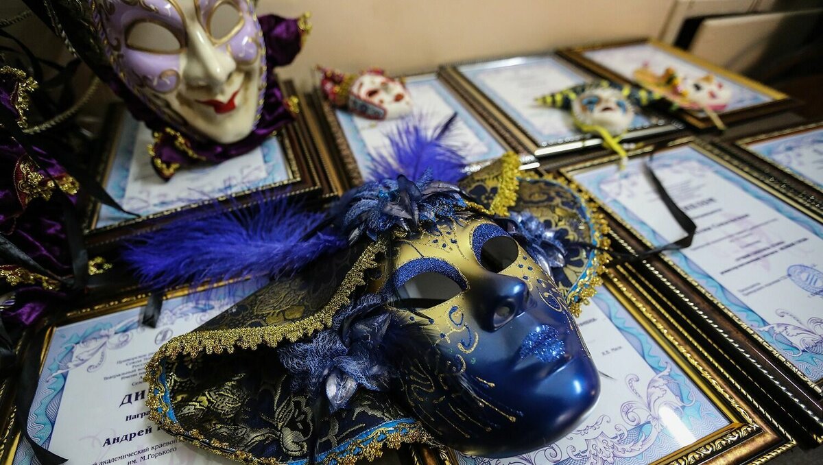     В Приморском крае восемь профессиональных театров — пять во Владивостоке, два в Уссурийске и один в Находке. В 2022 году каждый из них порадовал зрителей премьерами. «Восток-Медиа» выбрало — на взгляд редакции — лучшие.