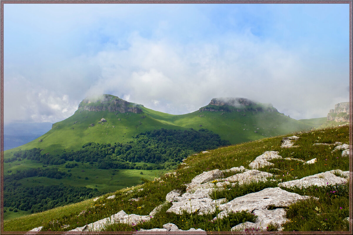 Два горба горы Верблюд 