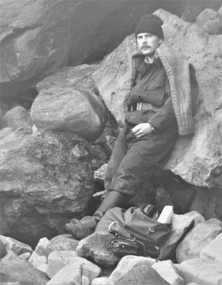 Сашка во время нашего с ним похода к пограничникам.