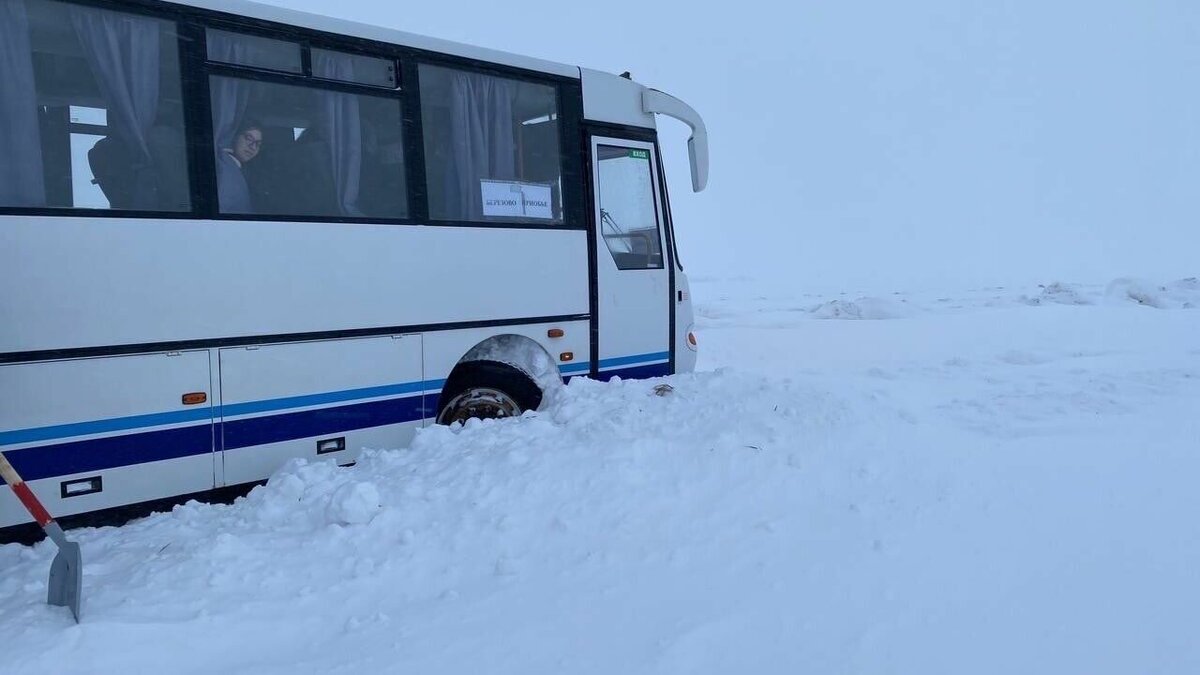     Водитель выехал в дорогу на неисправном автобусе и подверг риску жизни и здоровье пассажиров.