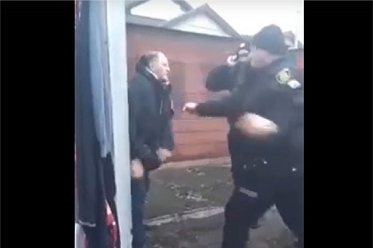    Объявили, что на передовую придется отправиться практически всем мужчинам от 18 до 60 лет.