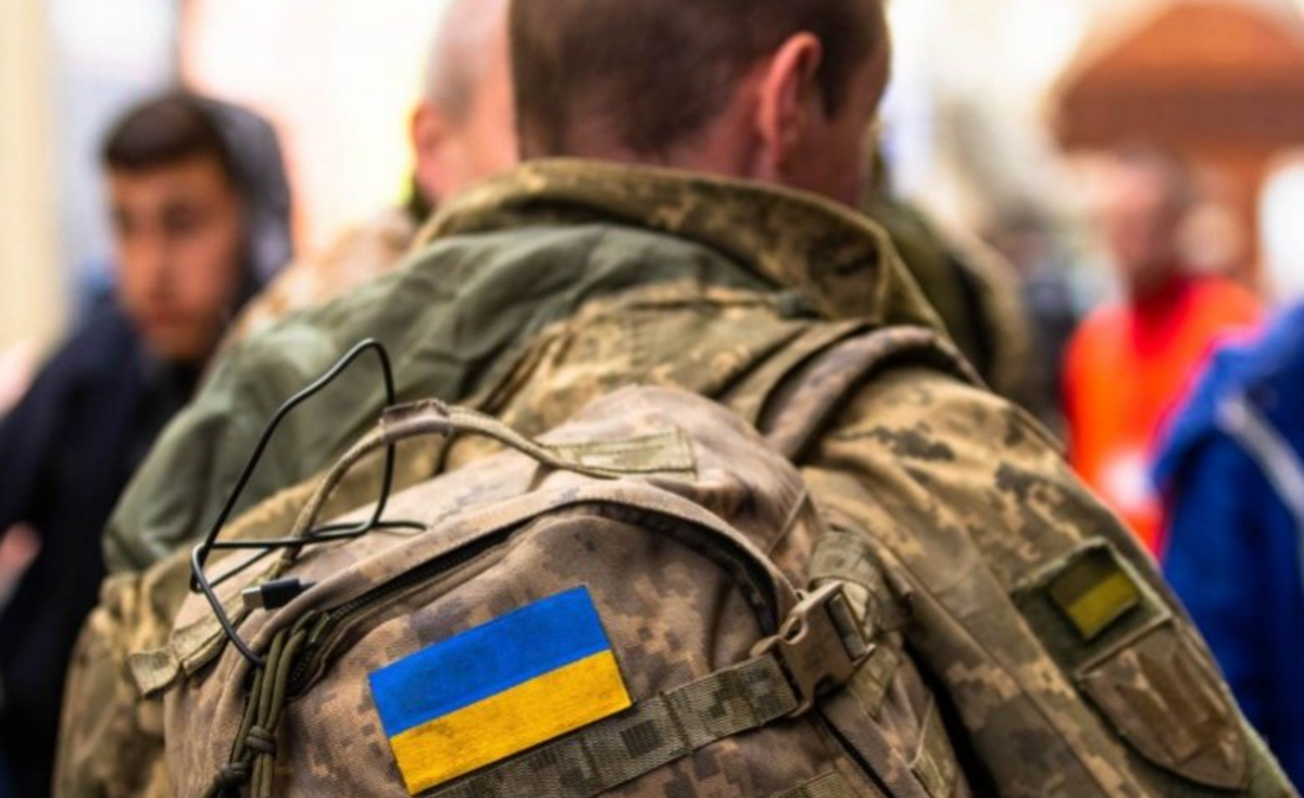    Киев мобилизует 150 тысяч военных к концу марта, заявил Владимир Рогов Марина П.