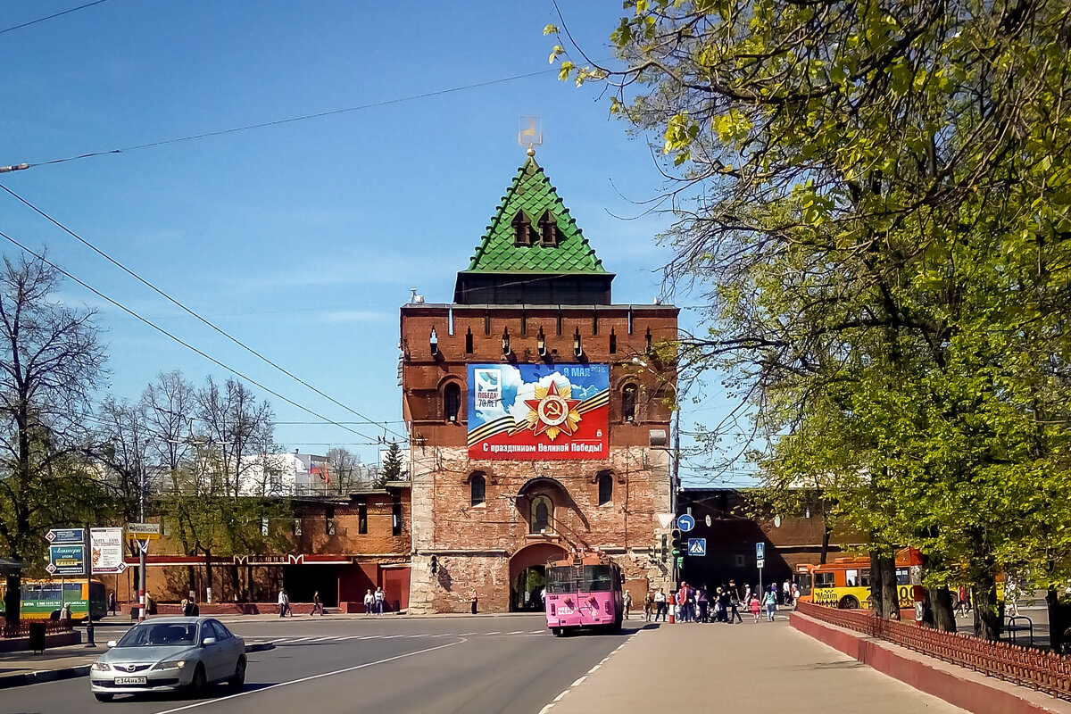 Дмитровская башня - вид снаружи