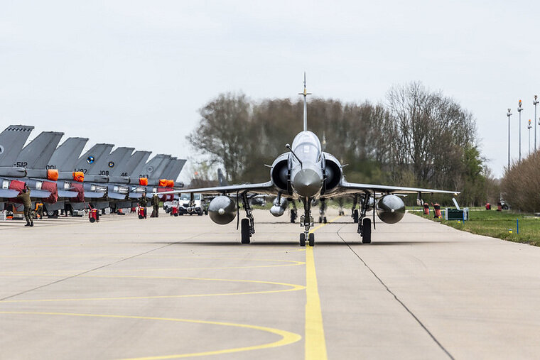    Поставка западного оружия на Украину ведет к конфронтациям, считает Юрий Чмутин