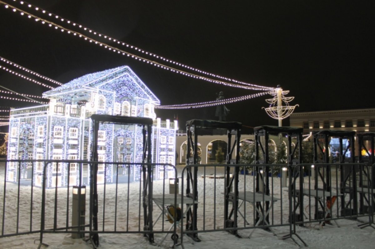 площадь ленина воронеж елка 2021. красивые новогодние улицы. елка воронеж 2022 на площади. площадь ленина воронеж новый год 2023. площадь ленина воронеж новый год 2024.