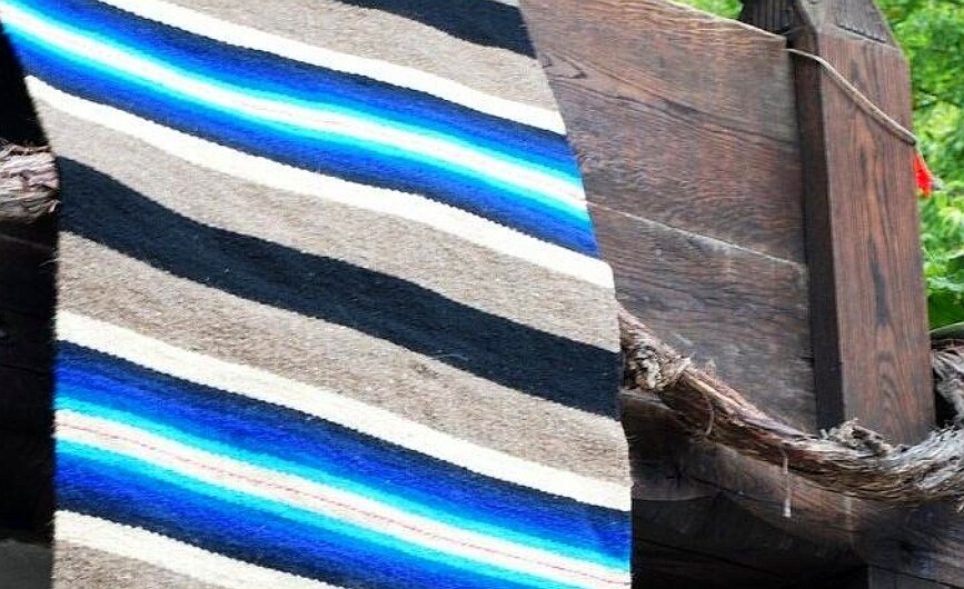 В нашем кондоминимуме даже просто полотенце на перила балкона или террасы повесить нельзя.