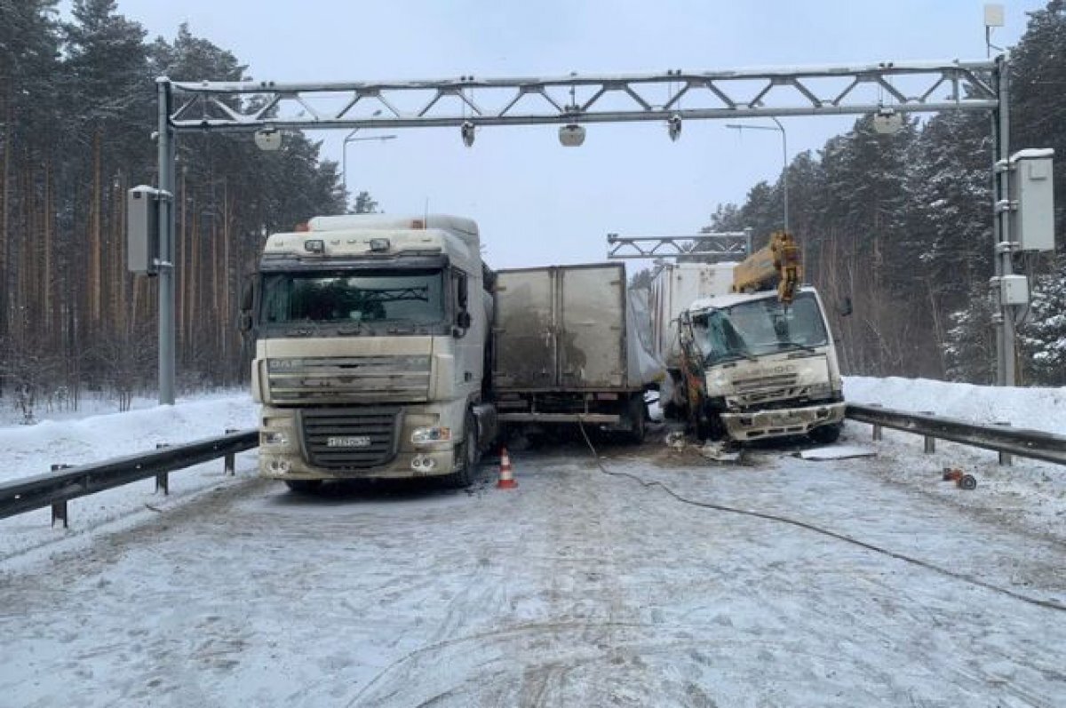    Госавтоинспекция временно перекрыла движение на ЕКАД в обе стороны
