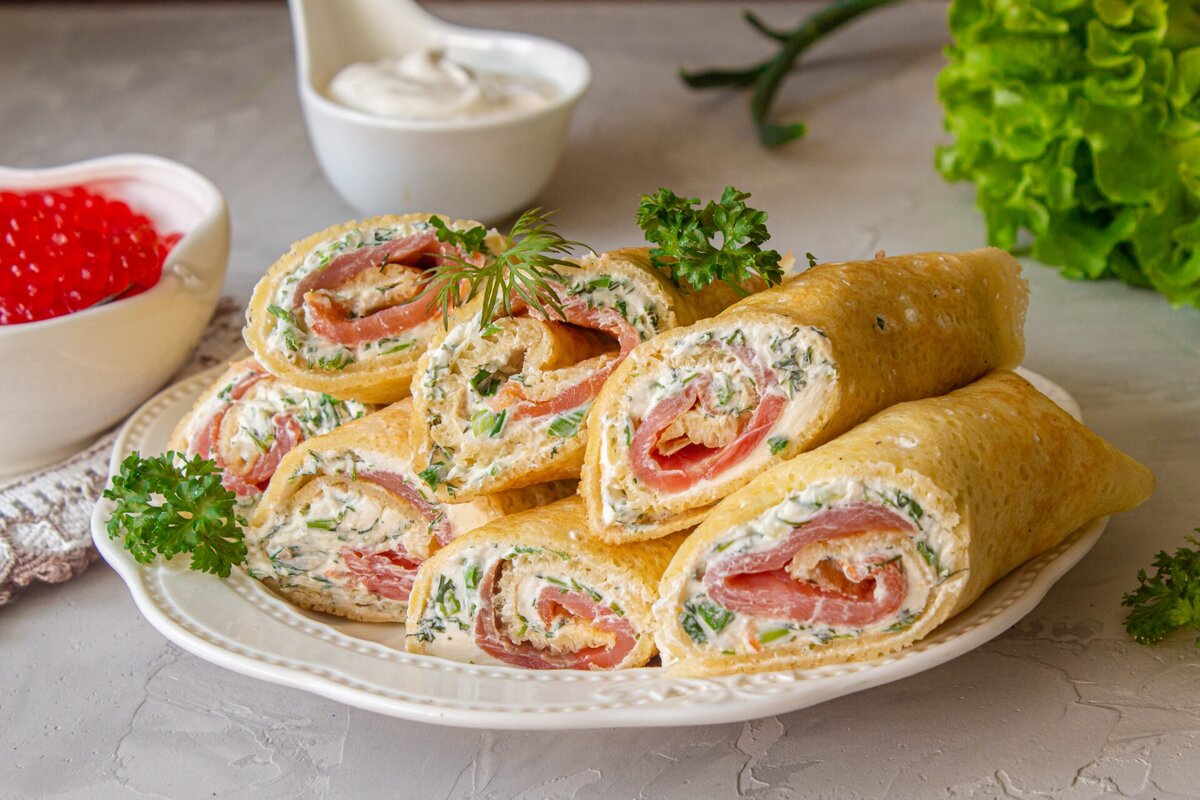 блинчики с начинкой на стол