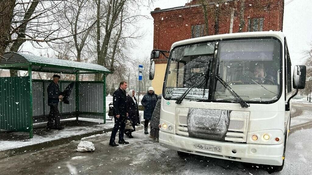     В Ростове собираются создать пять транспортно-пересадочных узлов, чтобы вывести за пределы центра города межмуниципальные маршруты, об этом сообщили в пресс-службе Министерства транспорта Ростовской области.