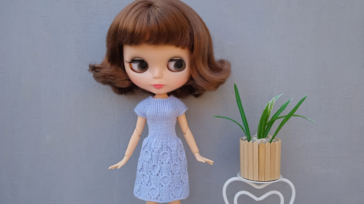 Платье для куклы Блайз "Бутоны"