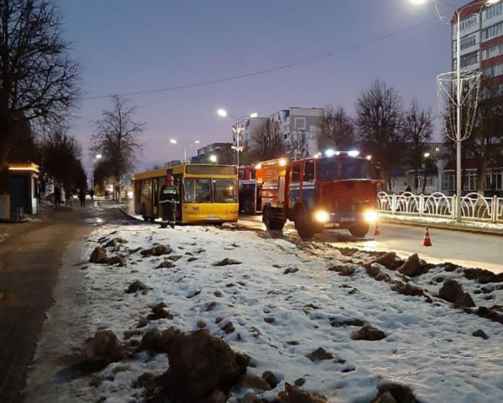 Холодно, не пунктуально и небезопасно. Что беларусы думают об общественном  транспорте | Petitions.by | Дзен