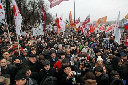  Почти  все граждане России слышали о таком термине, как «несистемная  оппозиция». Но каждый человек имеет собственное представление о его  сути.