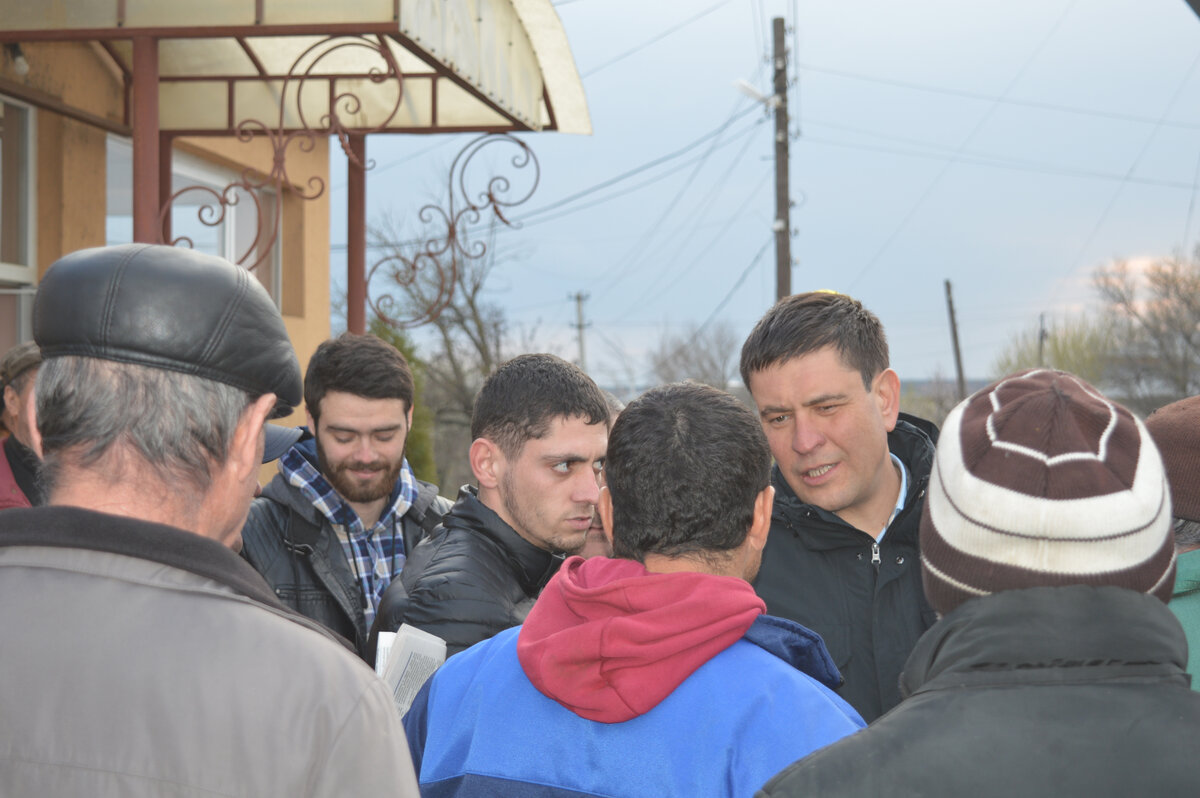 Празднование нового года в германии. Митинг гагаузия. Санду в гагаузии. В администрации комратского района. Митинг гагаузия.