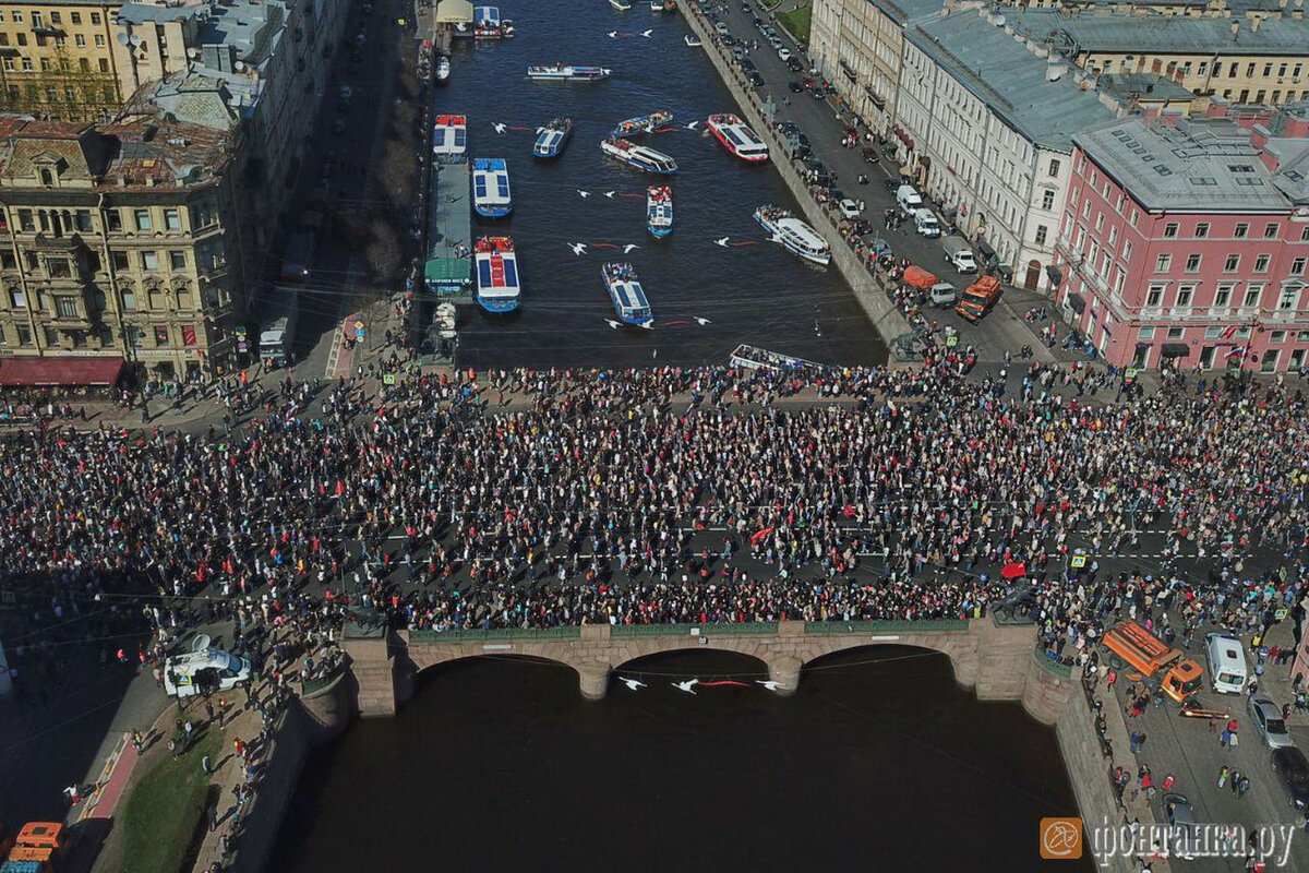 Шествие бессмертного полка в петербурге