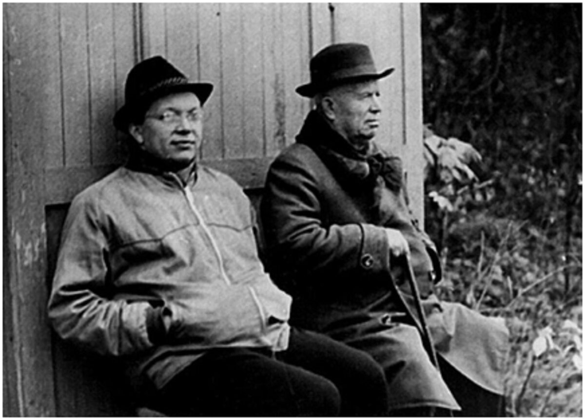 хрущев никита сергеевич молодой. сергей никитич хрущёв. сергей никитич хрущёв. дети сергея хрущева. никита хрущев в молодости.