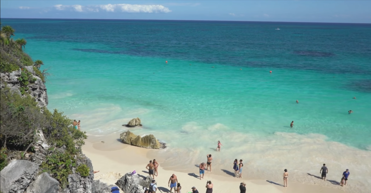 Бирюзовое море