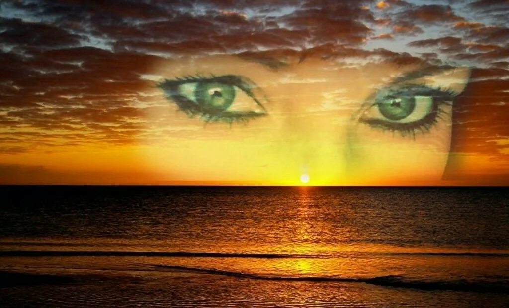 Свет твоего океана. Глаза океан. Два бездонных океана глаз. Женские глаза океан. Океанские глаза.