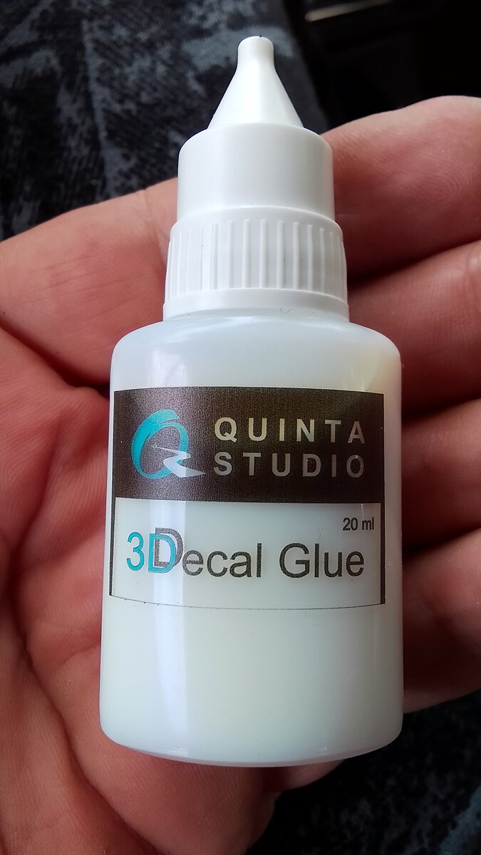 Клей от  Quinta Studio.