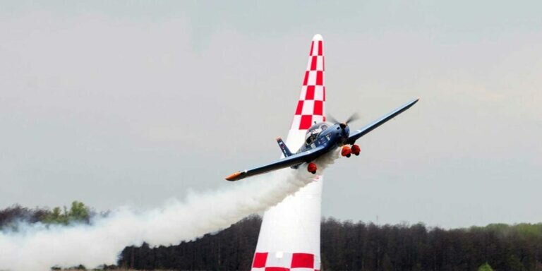    В небе над Оренбуржьем в рамках авиационного фестиваля самолеты покажут высший пилотаж Андрей Севостьянов