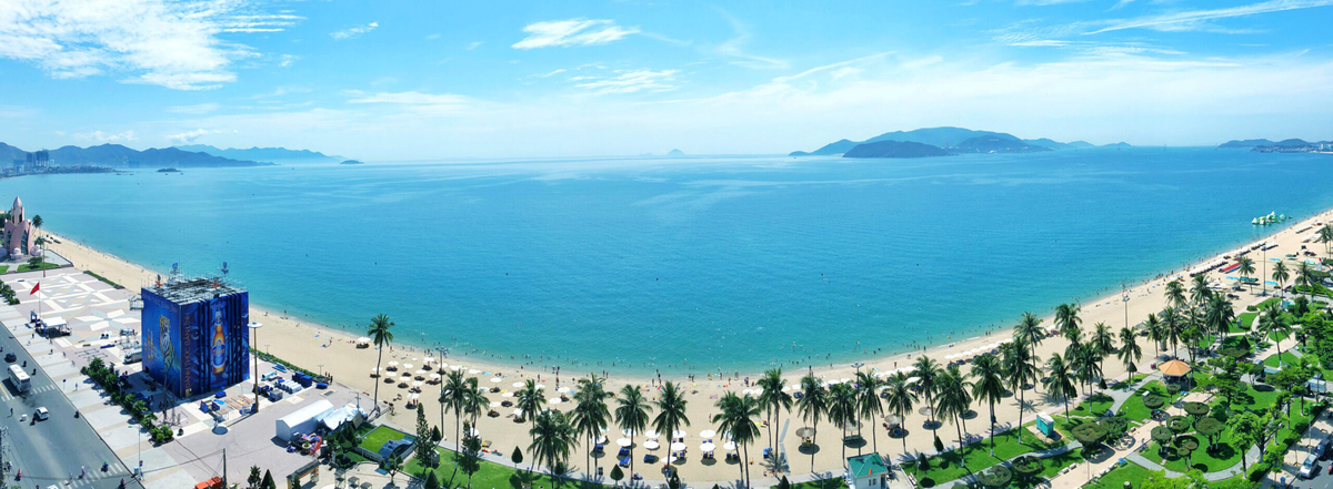 Центральный пляж Нячанга.