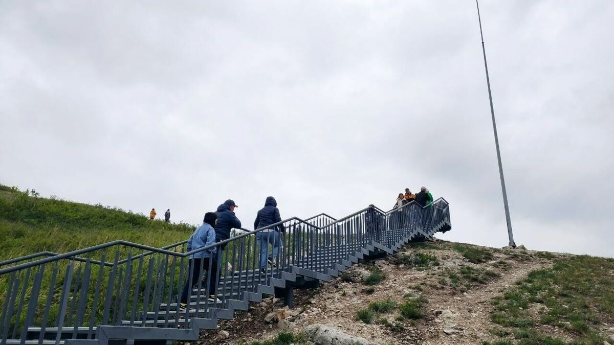     Глава Росприроднадзора Светлана Радионова предложила детальнее изучить ситуацию со строительством на особо охраняемых природных территориях в Башкирии. Об этом она написала в своем телеграм-канале.