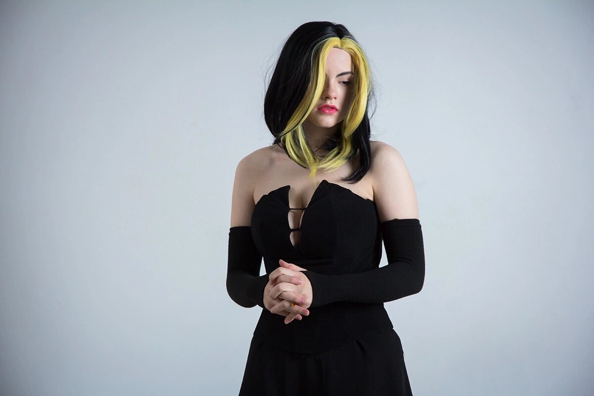 Зато почти всегда это красиво! Когда не мужской торс, конечно...