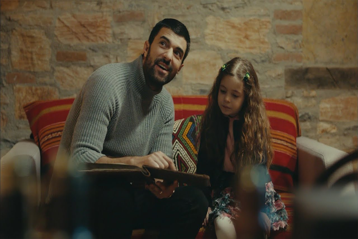 Сцена из серила Чердак.