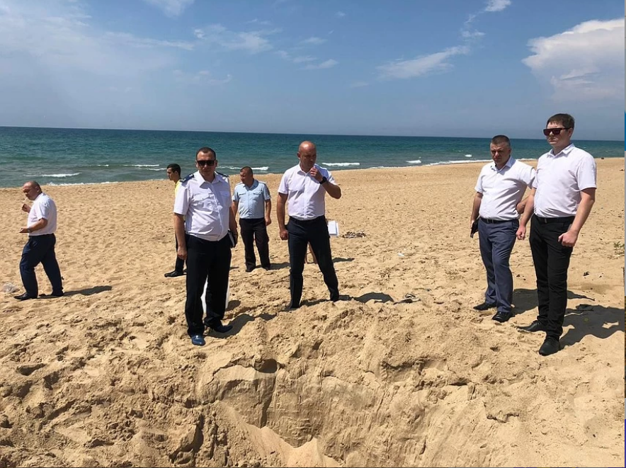 Та самая яма. Фото - прокуратура г. Анапы