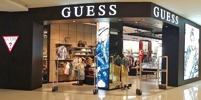 Стильная, качественная и довольно доступная обувь Guess является предметом желания всех модников среди молодежи. Компания очень тонко чувствует свою аудиторию, постоянно выпускает современные новинки.