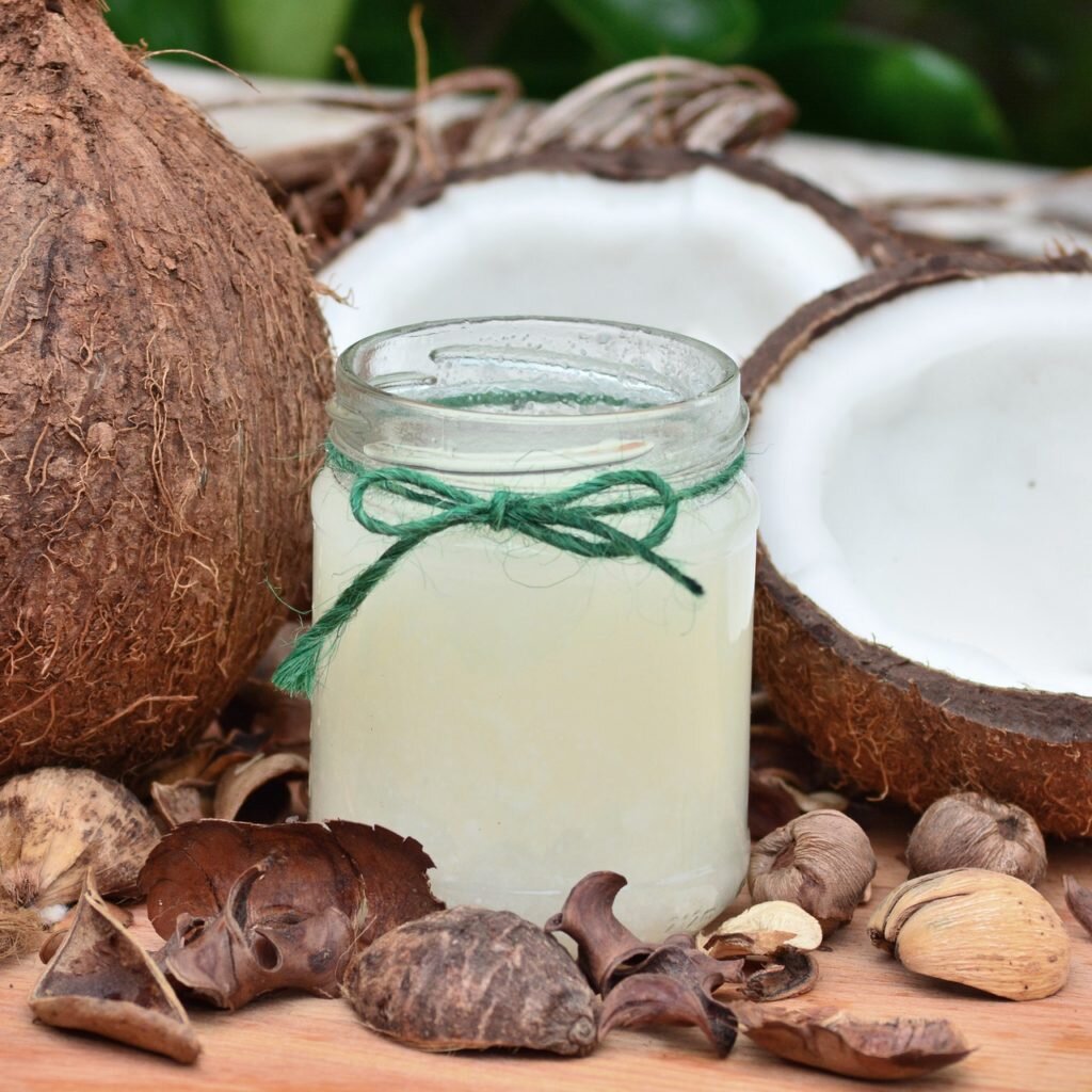 кокосовое масло для еды вред. Coconut oil масло кокосовое. жирные кислоты кокосового масла формула. кокосовое масло. кокос и кокосовое масло.
