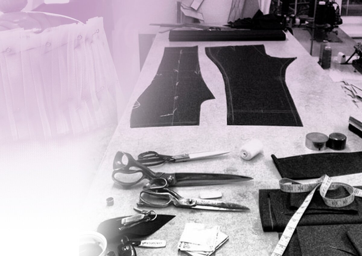 швейный цех. раскройщик ткани. пошив дизайнерской одежды. модельер конструктор. швейная промышленность.