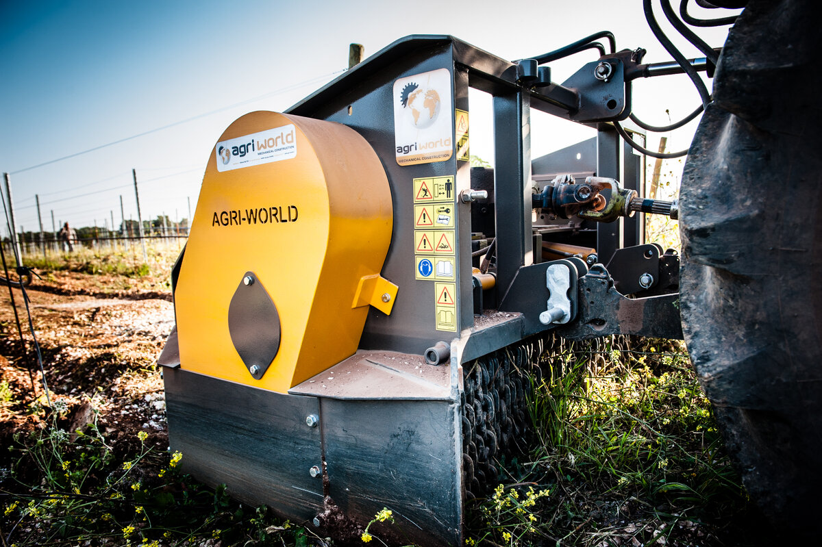 Работа в виноградниках Agri World