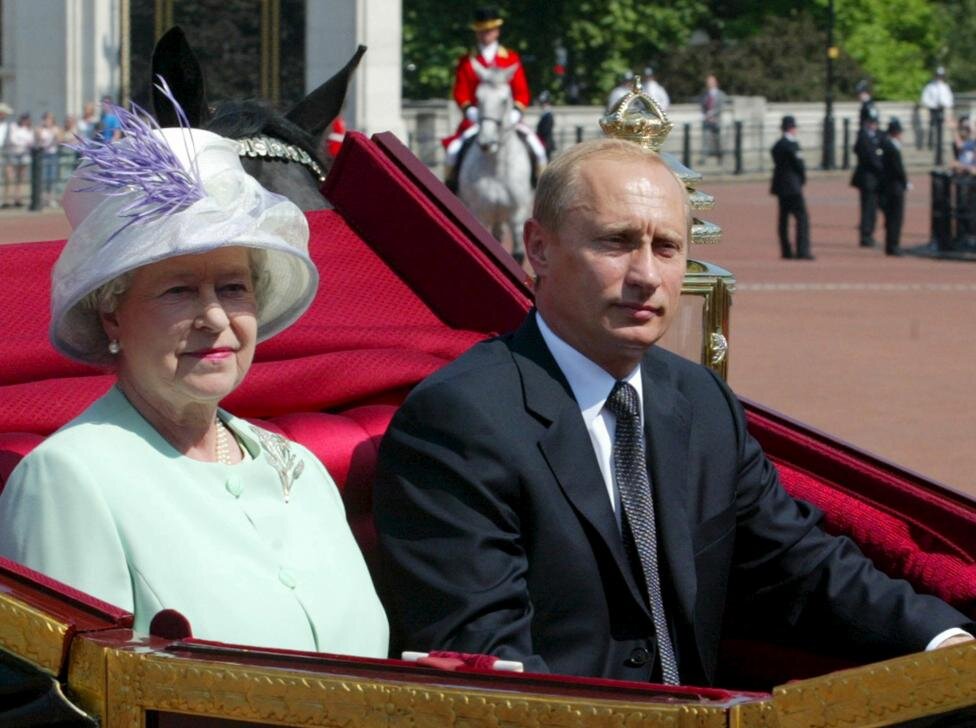 Путин поздравил королеву Великобритании с 90-летием. https://24smi.org/public/media/news/2016/06/11/1465637073-putin-pozdravil-britanskuyu-korolevu-eliza_newsya.jpg
