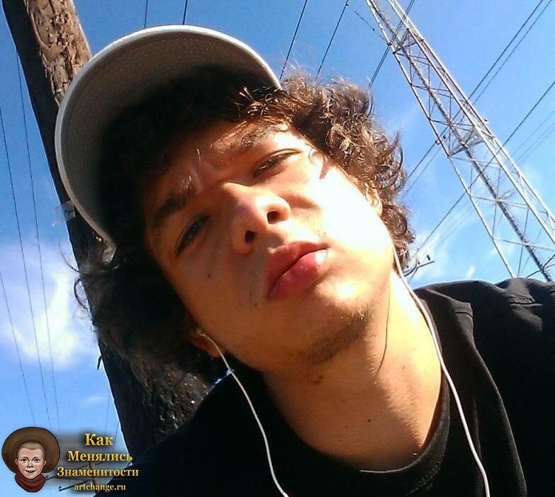 Максим Решетников род. 9 апреля 1993 года, Москва, Россия — 12 июля 2020 года, Там же, более известный под сценическими псевдонимами Murda Killa — российский хип-хоп-исполнитель. Начал заниматься творчеством с 2012-ого, участвовал в текстовом батле. С 2015-ого выходят первые треки, а спустя год – релиз «Murderland». В 2020 выпустил совместный релиз с Сашей Скулом «Навьи Тропы»                                                                                   