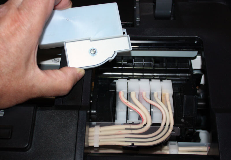 Требуется заменить чернильную прокладку. Головка принтера Epson l805. Epson l1300 печатающая головка. Печатающая головка Epson l1800. Epson l800 каретка.