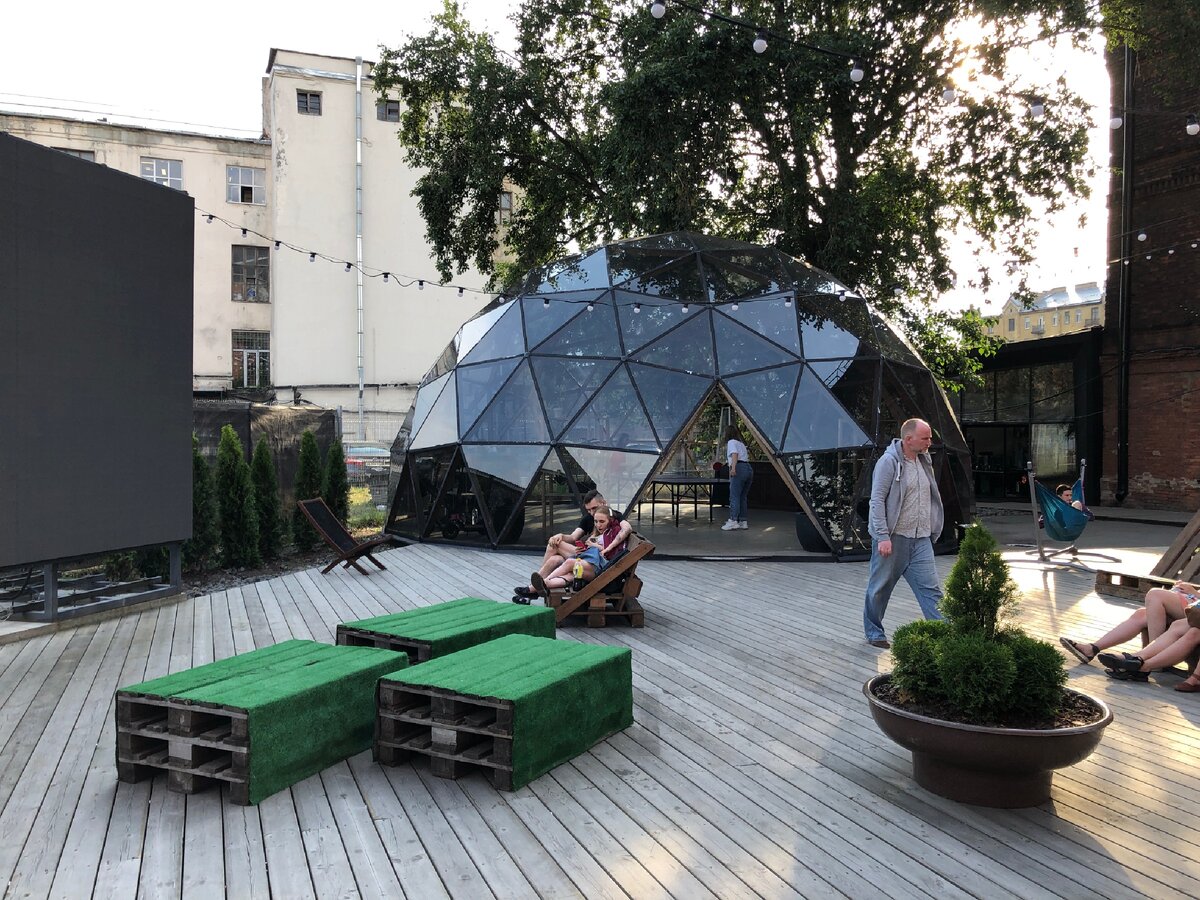 Угадайте, что в куполе?)