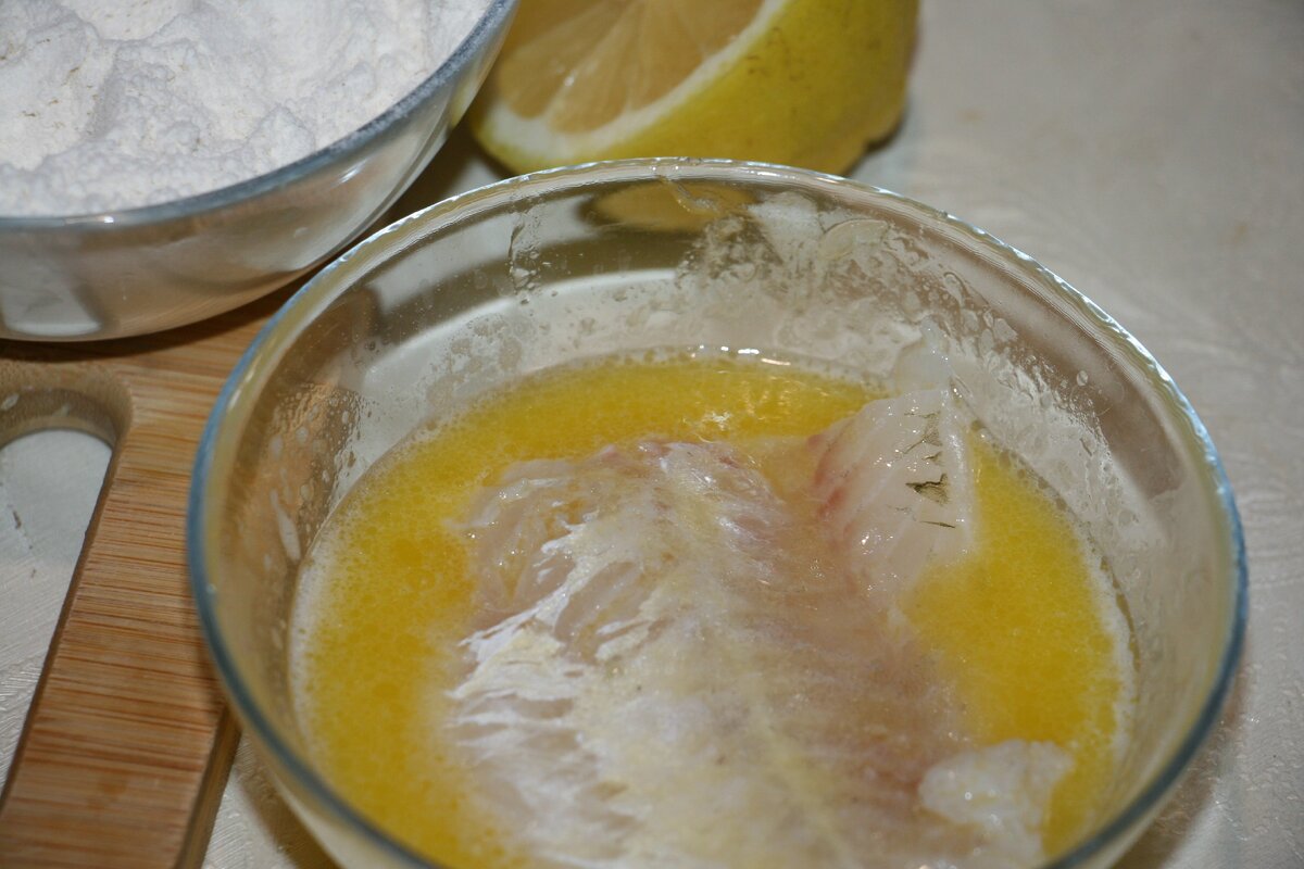 Треска в лимонном масле, благодаря этой хитрости, рыба получается нежной и со сливочным ароматом